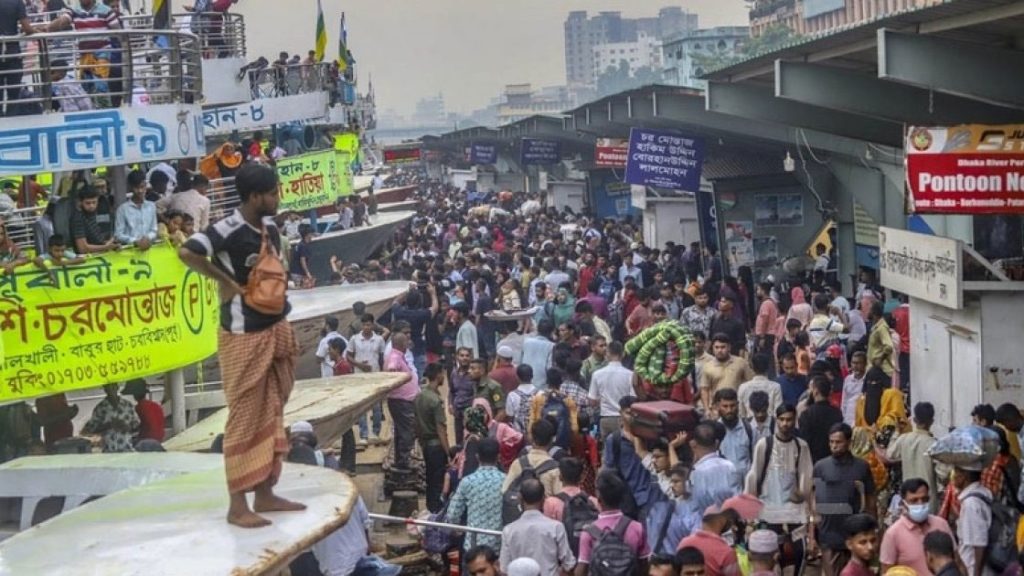 ঈদযাত্রায় স্বস্তির বার্তা: সরকারি ছুটি বাড়ানোর প্রস্তাব, সিদ্ধান্ত আসছে মন্ত্রিসভায়