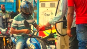 লাইসেন্স ও বৈধ কাগজ ছাড়া তেল বিক্রি নয়: চট্টগ্রামে পুলিশের নতুন নির্দেশনা