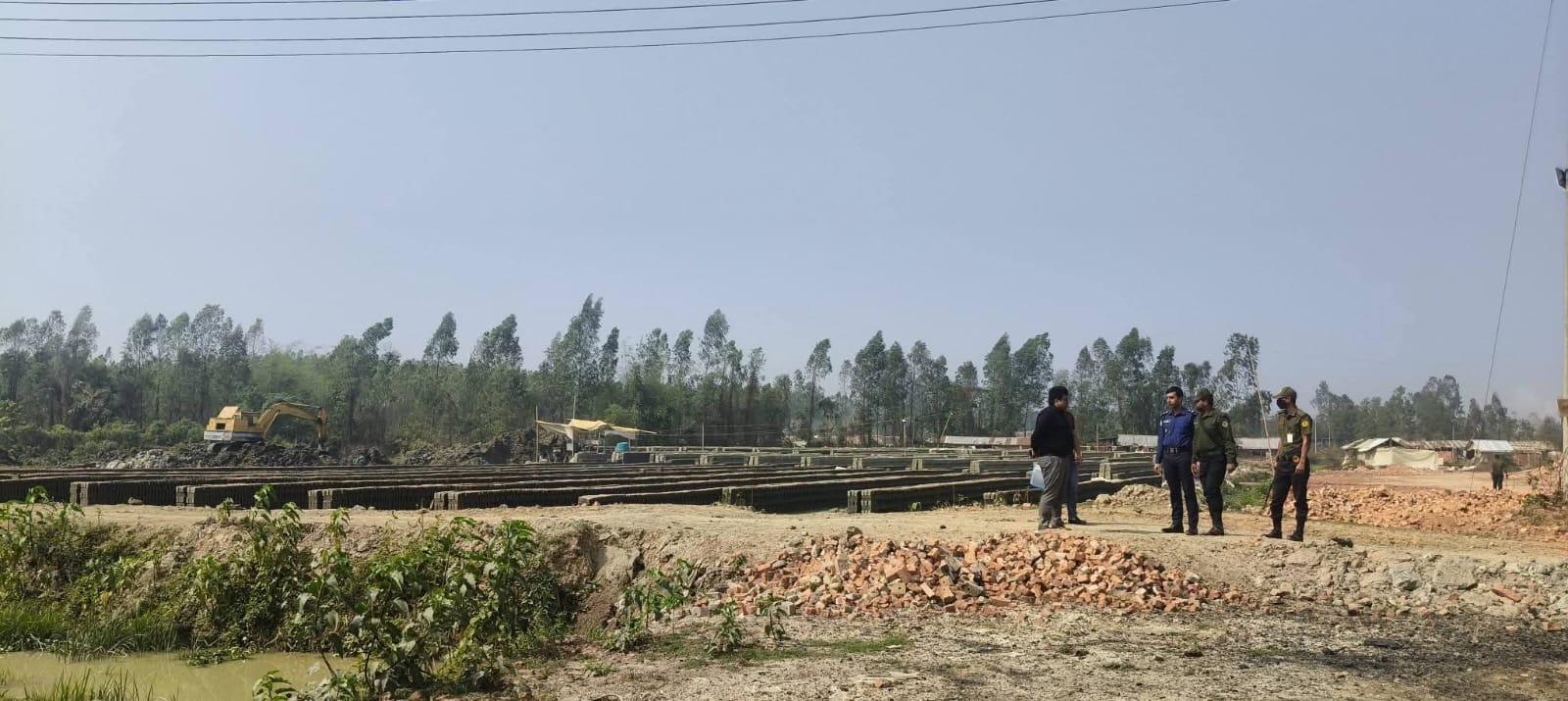 হাটহাজারীতে কৃষিজমি নষ্ট করার অভিযোগে মোবাইল কোর্টে ৪ লাখ টাকা জরিমানা