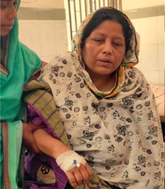 ব্রাহ্মণপাড়ায় বিদ্যালয়ে তাণ্ডব: প্রধান শিক্ষিকাকে লাথিতে ফেলে মারধর, ভাঙচুর-লুটপাটের অভিযোগে সহকারী শিক্ষক