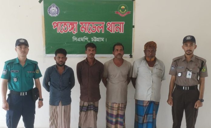 পতেঙ্গার বহিঃনোঙরে ভোরের অভিযানে চোরাচালান চক্রের ধরপাকড়: ৫৫০ বস্তা সিমেন্ট জব্দ, আটক ৪