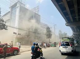 দ্রুত নিয়ন্ত্রণে আগুন, বড় বিপদ থেকে বাঁচলো চিটাগাং শপিং কমপ্লেক্স
