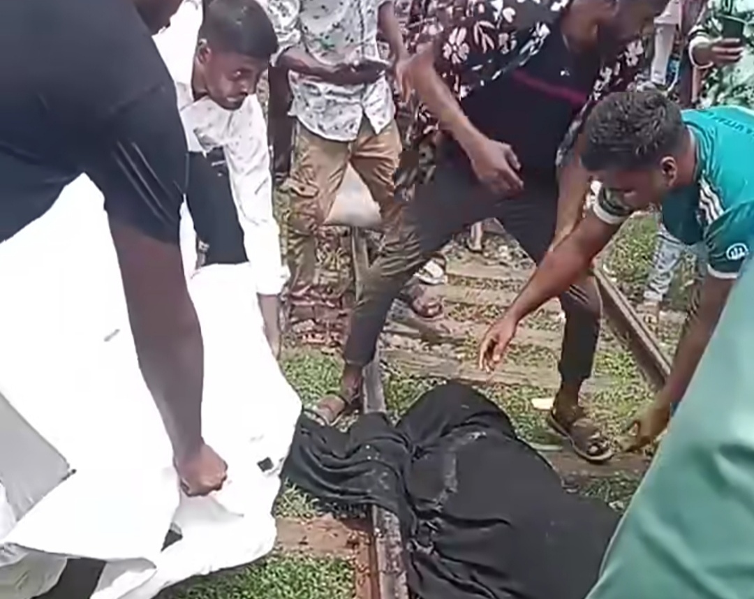 এগারোসিন্দুর ট্রেন থেকে নামতে গিয়ে দুর্ঘটনা, প্রাণ গেল এক নারীর
