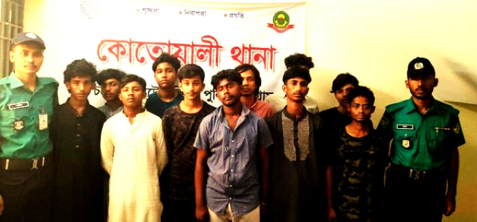 কোতোয়ালীতে কিশোর গ্যাংয়ের তাণ্ডবের প্রস্তুতি ভণ্ডুল, অস্ত্রসহ ১১ সদস্য গ্রেপ্তার